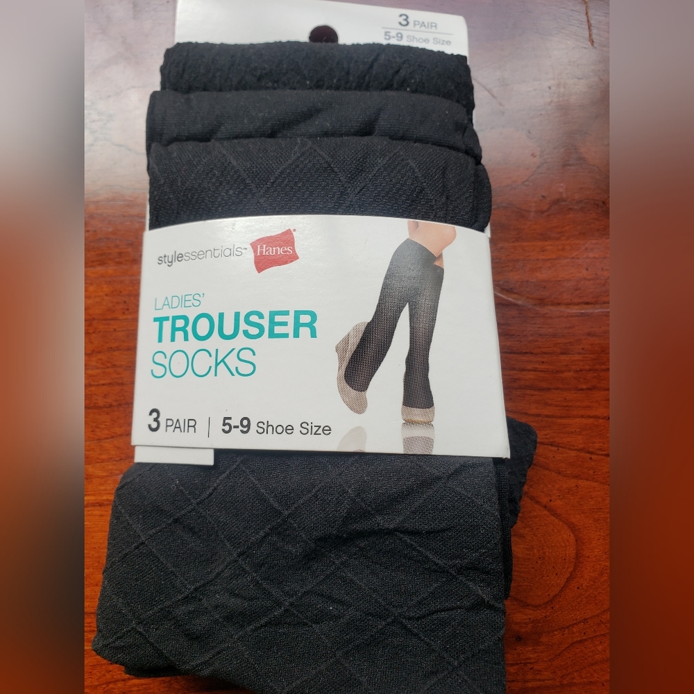 Hanes trouser socks 3 pair black 5-9 Shoe size